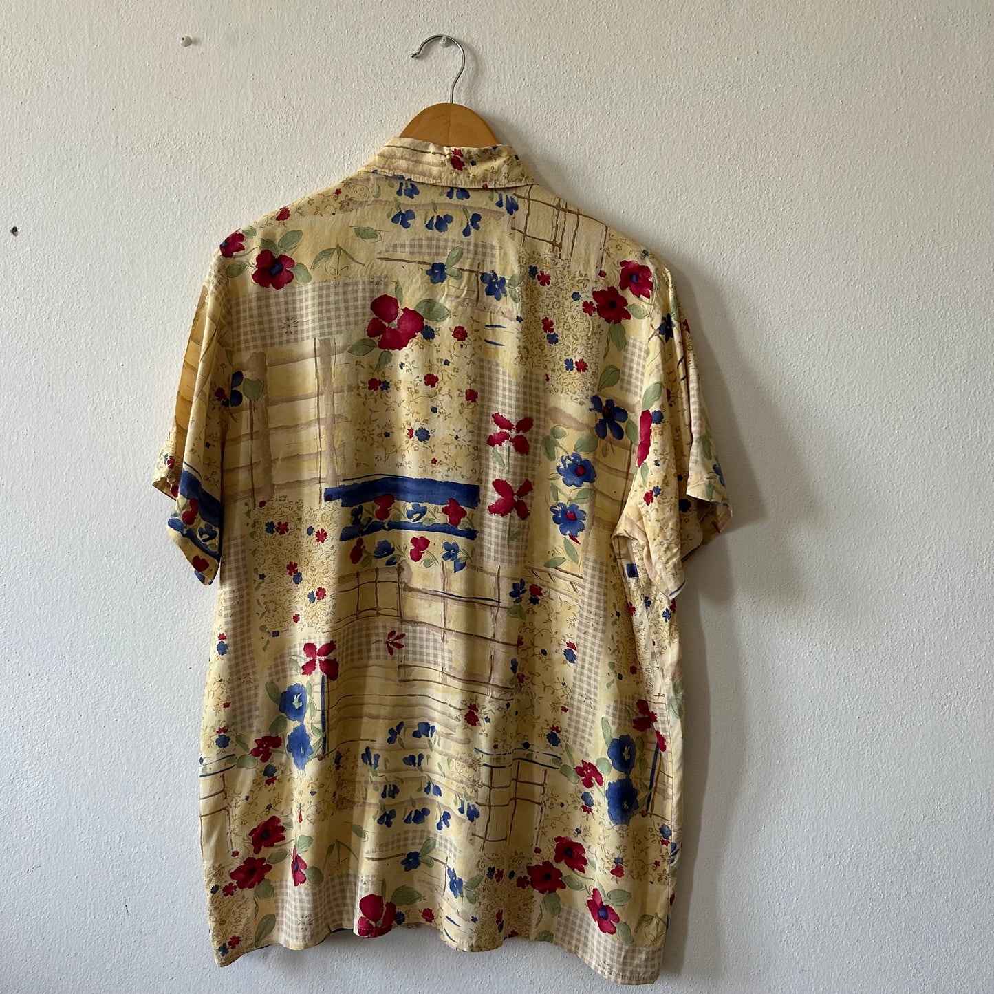 Camicia fiori acquerello
