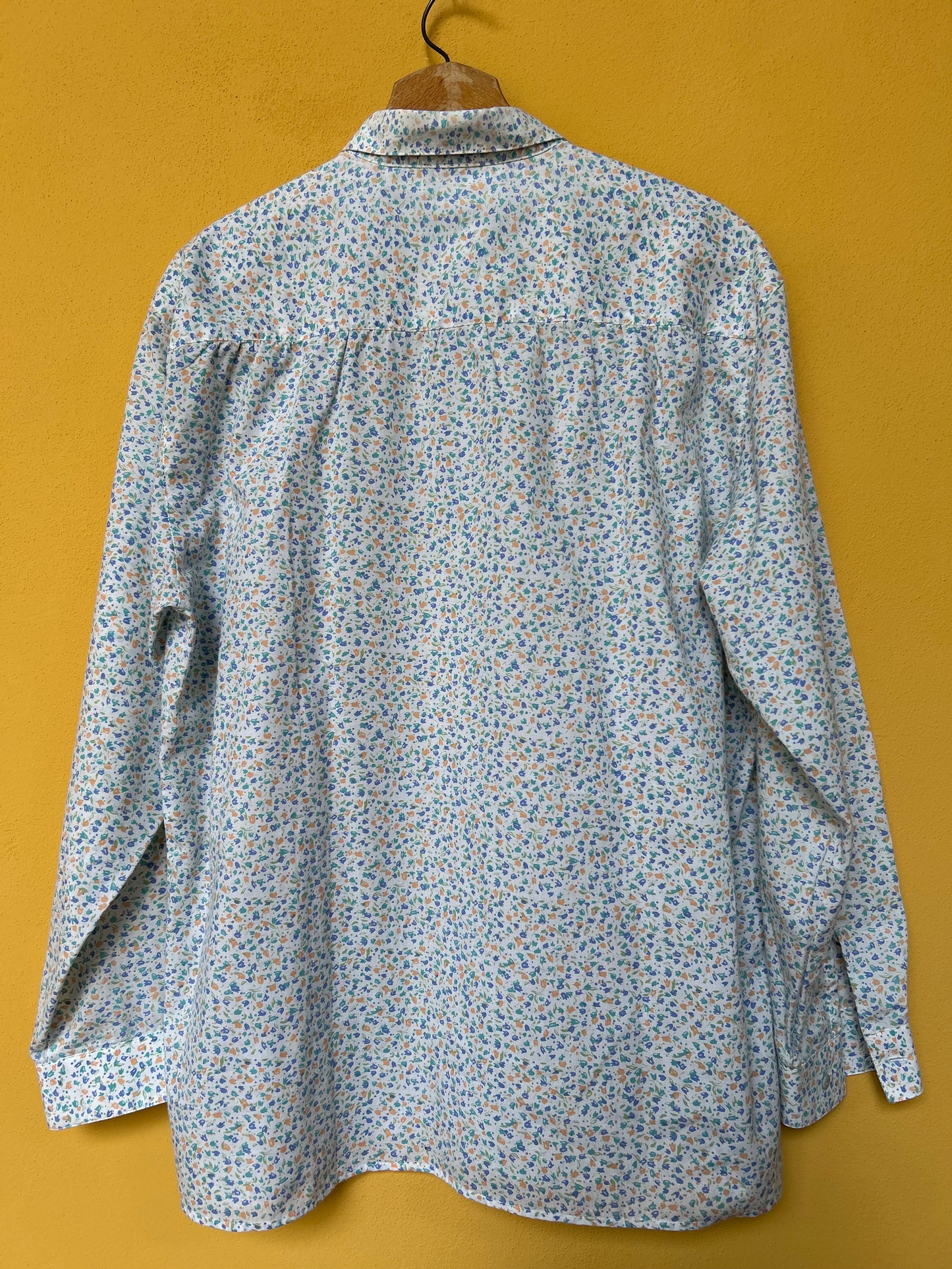 Camicia a fiori con fico