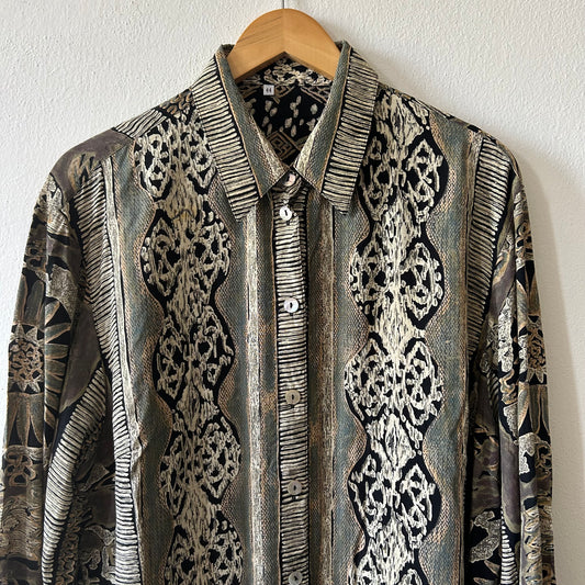 Camicia con spacchi
