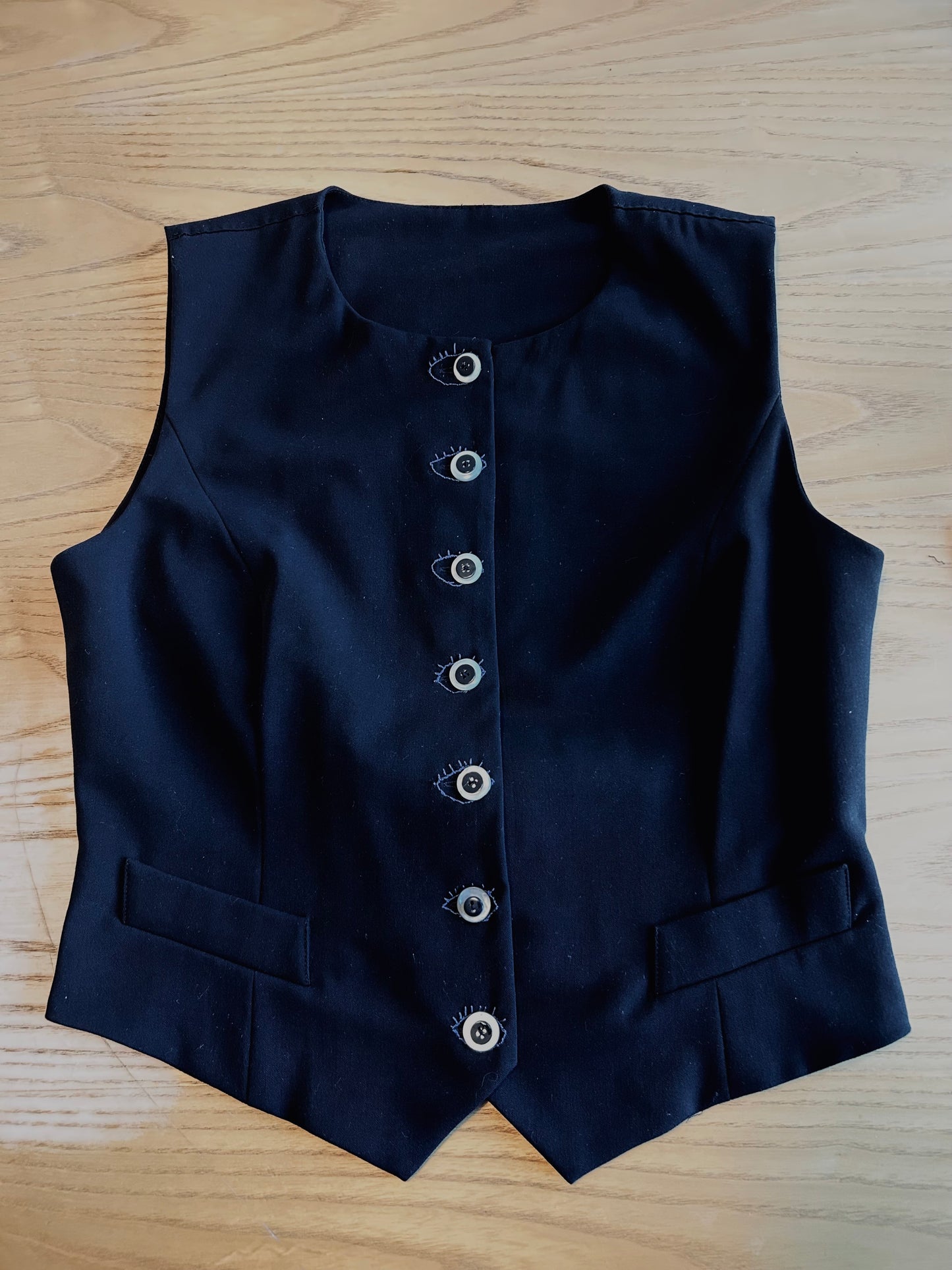 Gilet nero “Occhi”