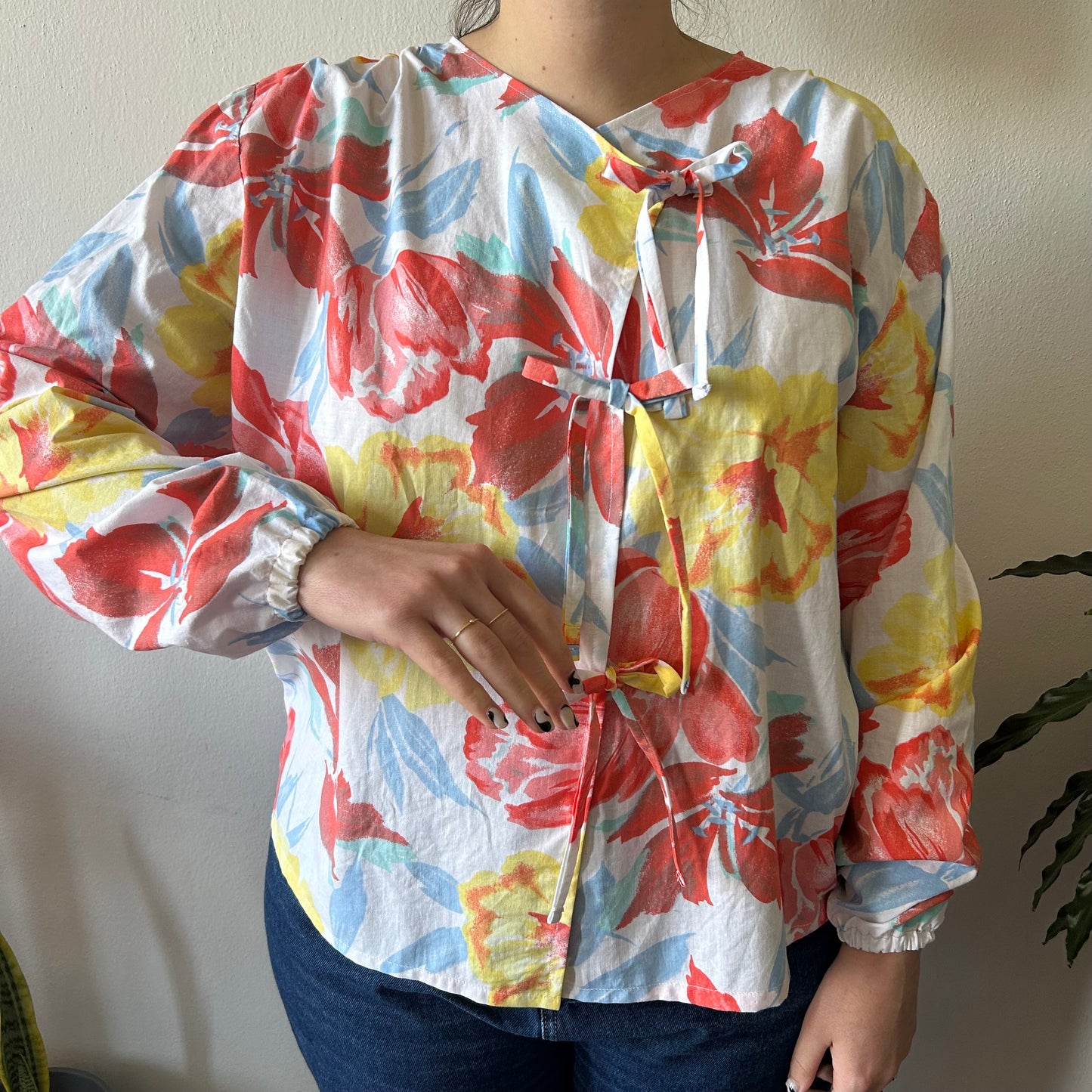 Camicia in cotone con fiocchi