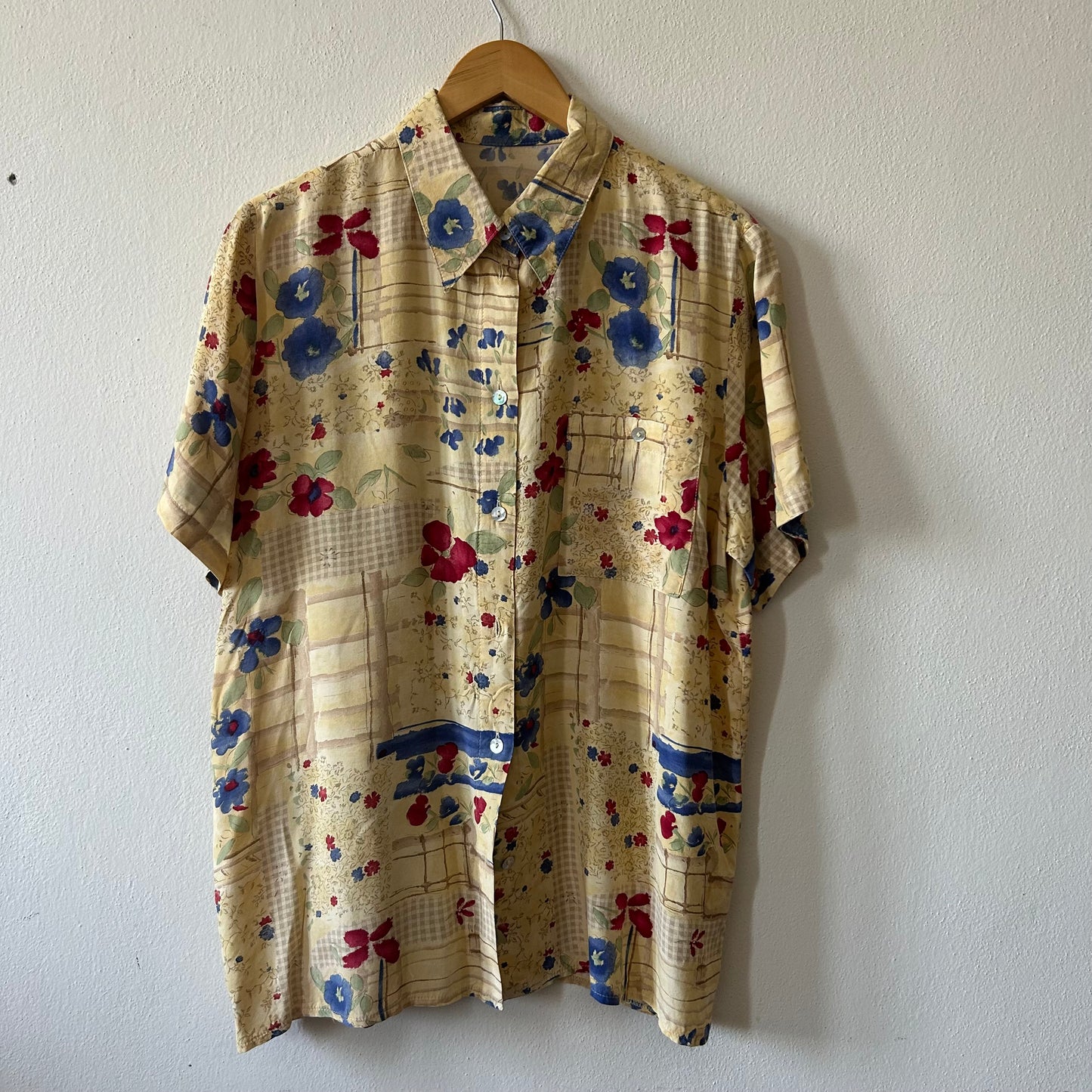 Camicia fiori acquerello