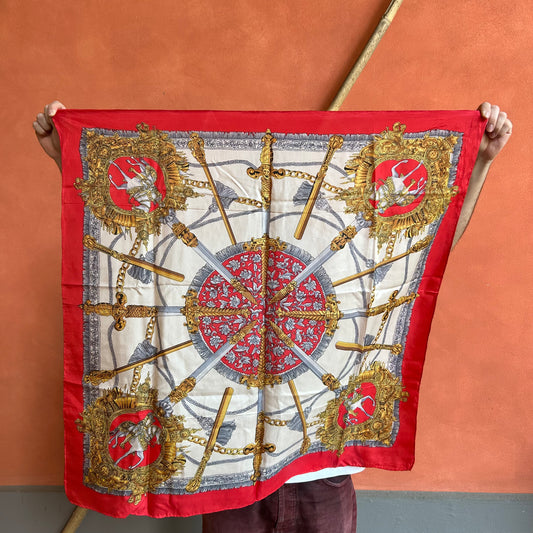 Foulard in seta “Cavalli e spade”