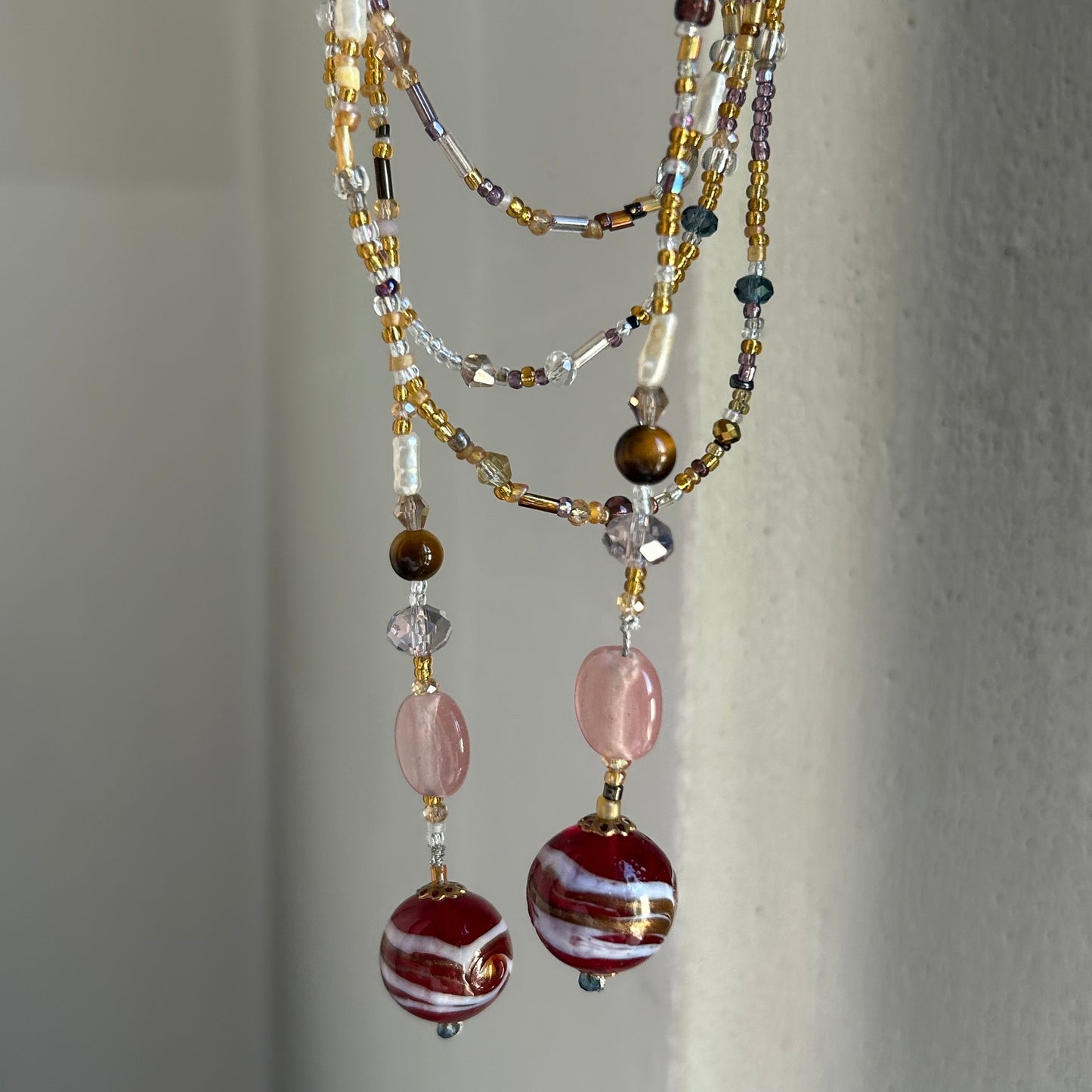 Collana aperta con sfere di Murano