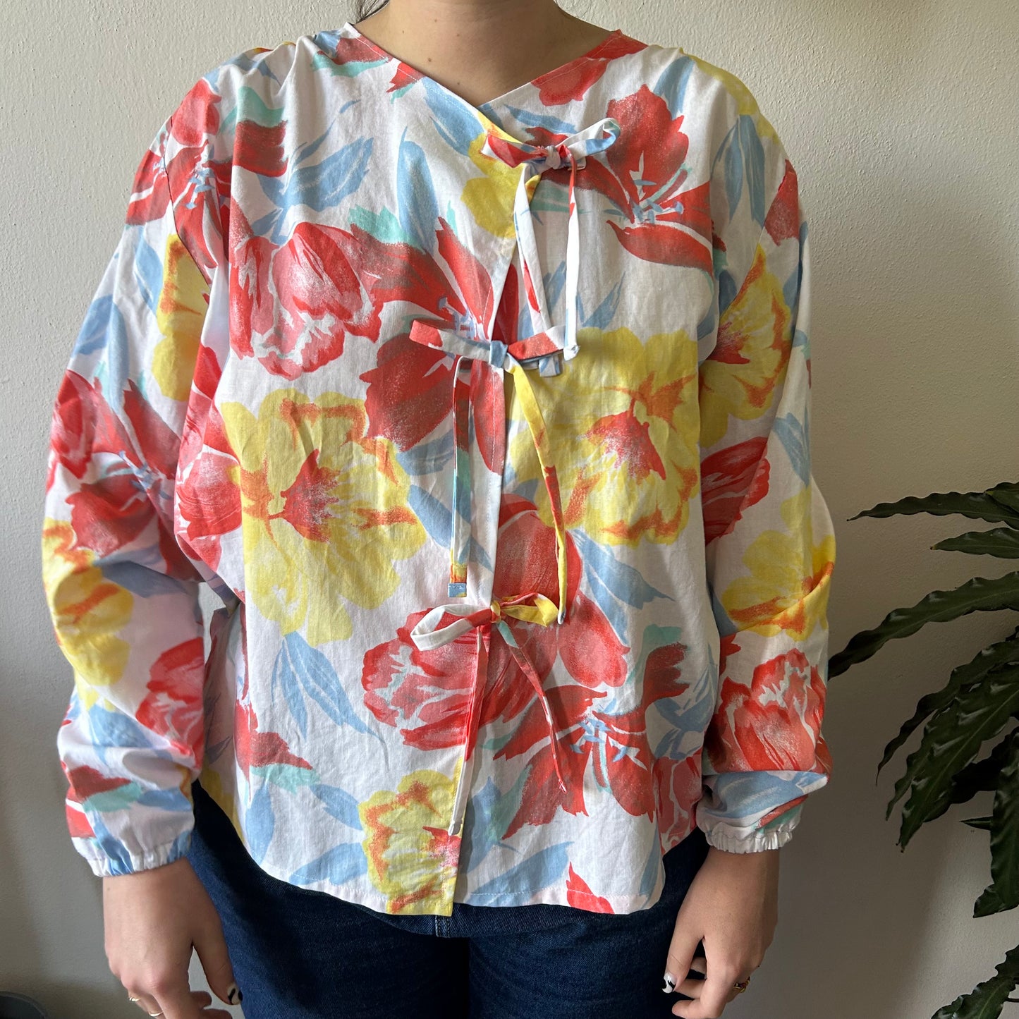 Camicia in cotone con fiocchi