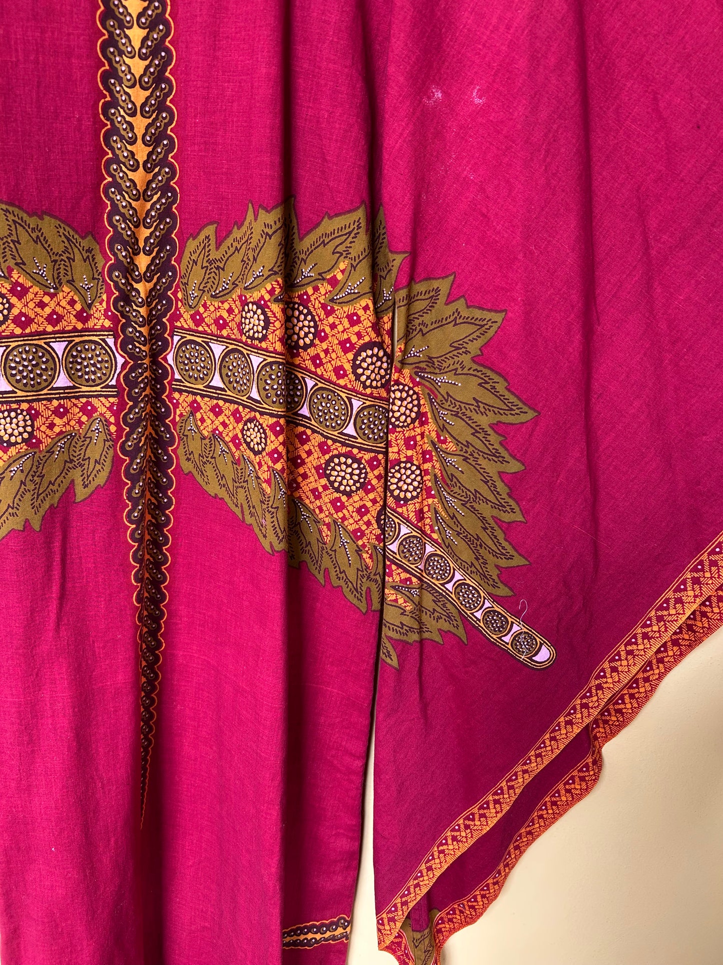 Vestito rosso etnico